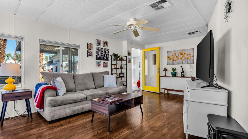 Royal Palms - Manufactured In Park