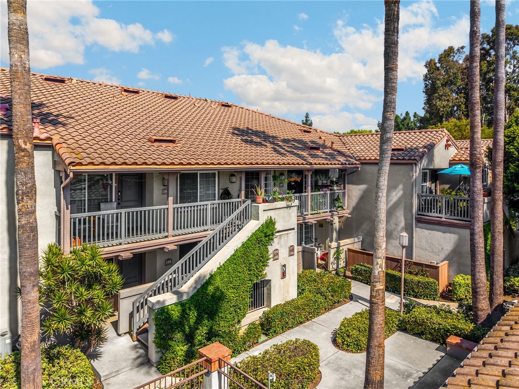 Welcome to Tustin Ranch! This 1-bedroom, 1-bedroom condo provides resort-style living in a desirable area. The home includes a 1-car garage and convenient inside laundry. Amenities feature multiple swimming pools, relaxing hot tubs, and tennis courts. Ideally located just one block from the Irvine/Tustin Marketplace, you'll enjoy easy access to shopping, dining, and entertainment.