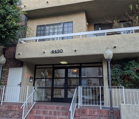 Photo of 4430 Noble Avenue #202, Sherman Oaks, CA 91403 (MLS # SR25273476)