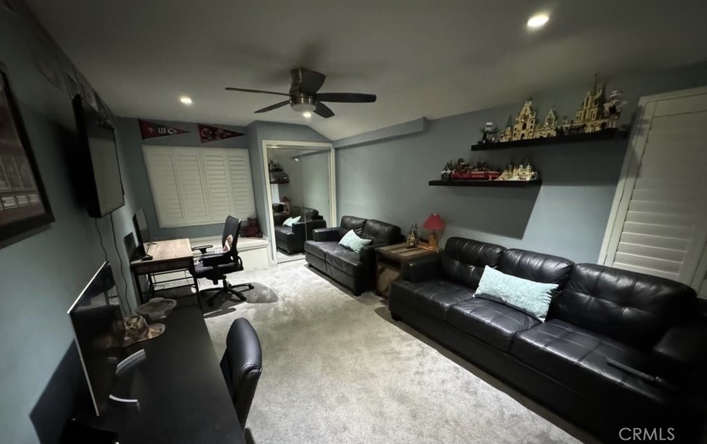 Valencia Glen (VLGL) - Residential Lease