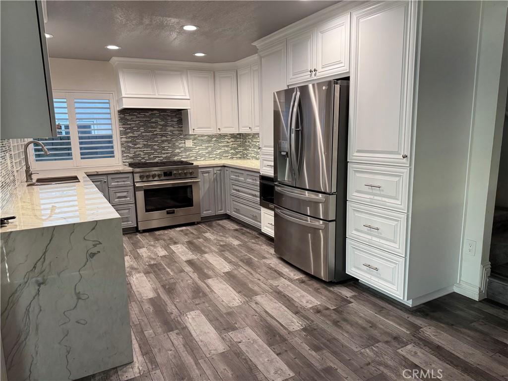 Valencia Glen (VLGL) - Residential Lease