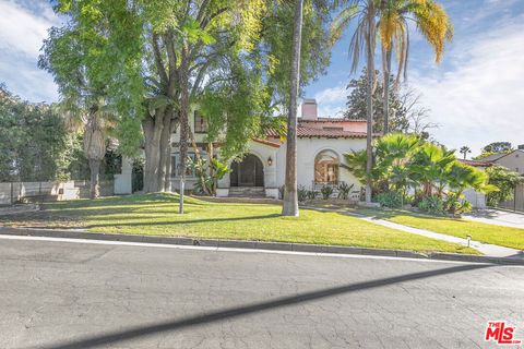 Photo of 1530 Valley View Road, Glendale, CA 91202 (MLS # 26659211)