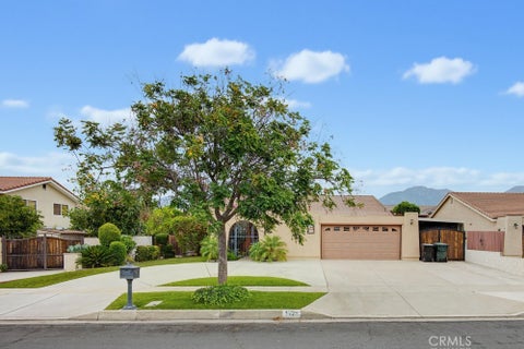 Photo of 1423 Purdue ST, Upland, CA 91786 (MLS # CV26157152)