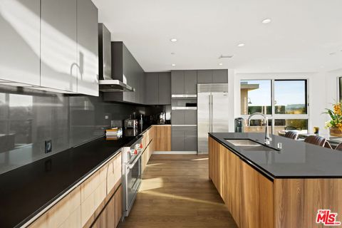 Photo of 728 N Sweetzer Avenue #402, West Hollywood, CA 90069 (MLS # 26844471)
