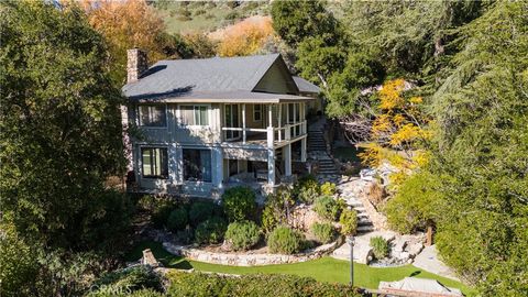 Photo of 2305 Sugarloaf Drive, Agoura Hills, CA 91301 (MLS # SR26004294)