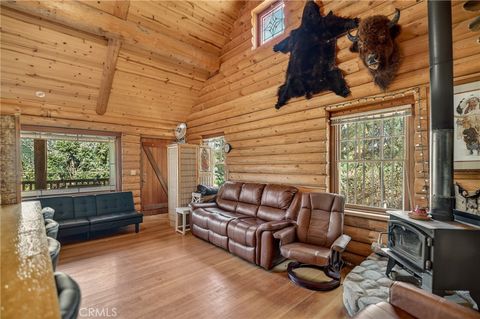 Photo of 15916 Zurich Way, Pine Mountain Club, CA 93222 (MLS # SR26023829)