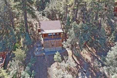 Photo of 15916 Zurich Way, Pine Mountain Club, CA 93222 (MLS # SR26023829)