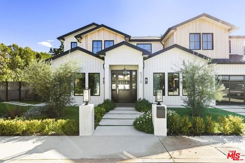 Photo of 6310 Mirror Lake Drive, Los Angeles, CA 90068 (MLS # 25604183)