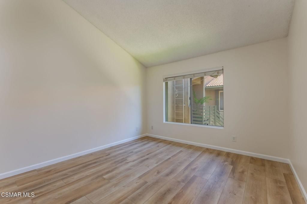 listing image 130722567419646110772
