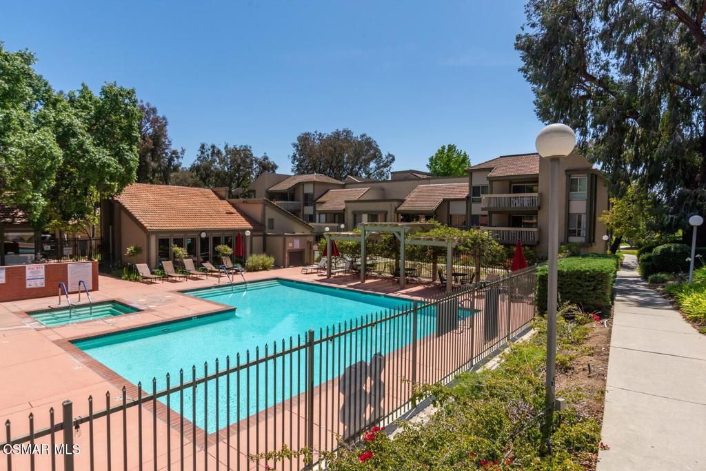 listing image 130721900404289430133