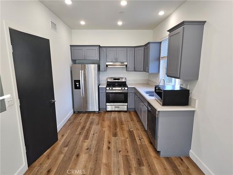 14550 Burbank Sherman Oaks CA 91411