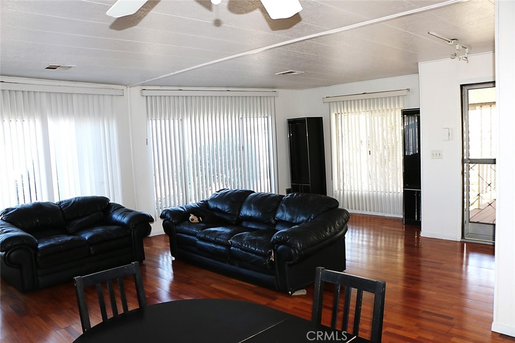 3595 Santa Fe Avenue 19