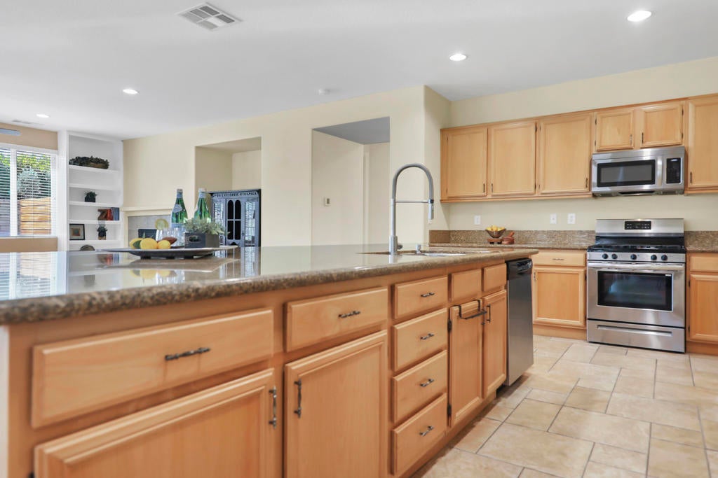 82639 Castleton Drive