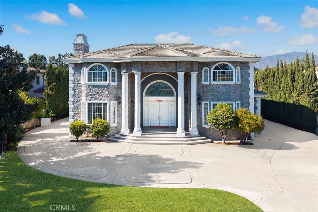 67 W Wistaria Avenue