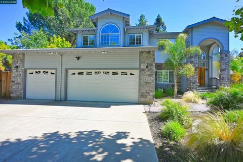Photo of 35 Harmony Ln LN, Walnut Creek, CA 94597 (MLS # 41134977)