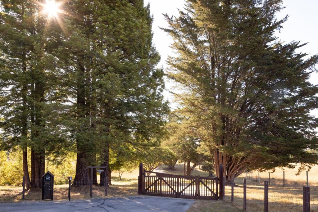 1800 Back Ranch Road
