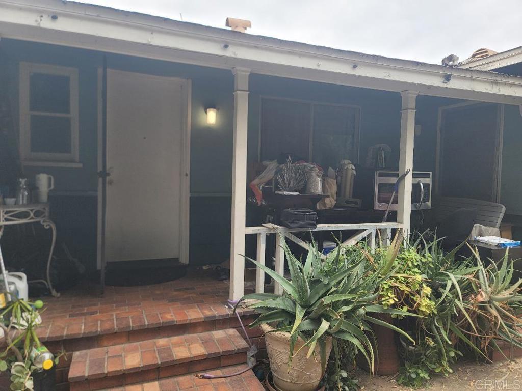 1619 Foothll Dr.