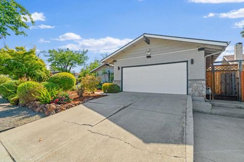 Tiny photo for 5749 San Lorenzo Drive, San Jose, CA 95123 (MLS # ML82029900)