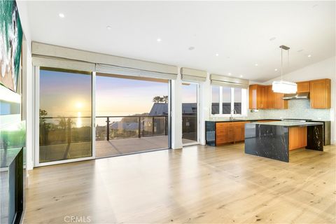 Tiny photo for 420 EMERALD BAY, Laguna Beach, CA 92651 (MLS # LG26012914)