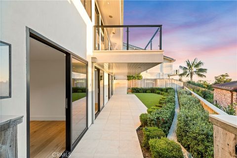 Tiny photo for 420 EMERALD BAY, Laguna Beach, CA 92651 (MLS # LG26012914)