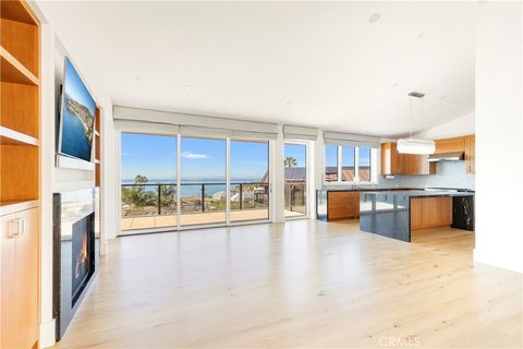 Tiny photo for 420 EMERALD BAY, Laguna Beach, CA 92651 (MLS # LG26012914)