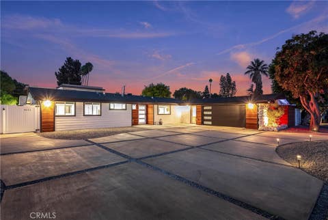 Photo of 9400 Encino Avenue, Northridge, CA 91325 (MLS # SR26187248)