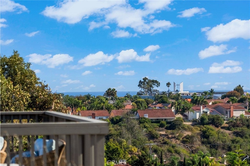 33261 Ocean Hill