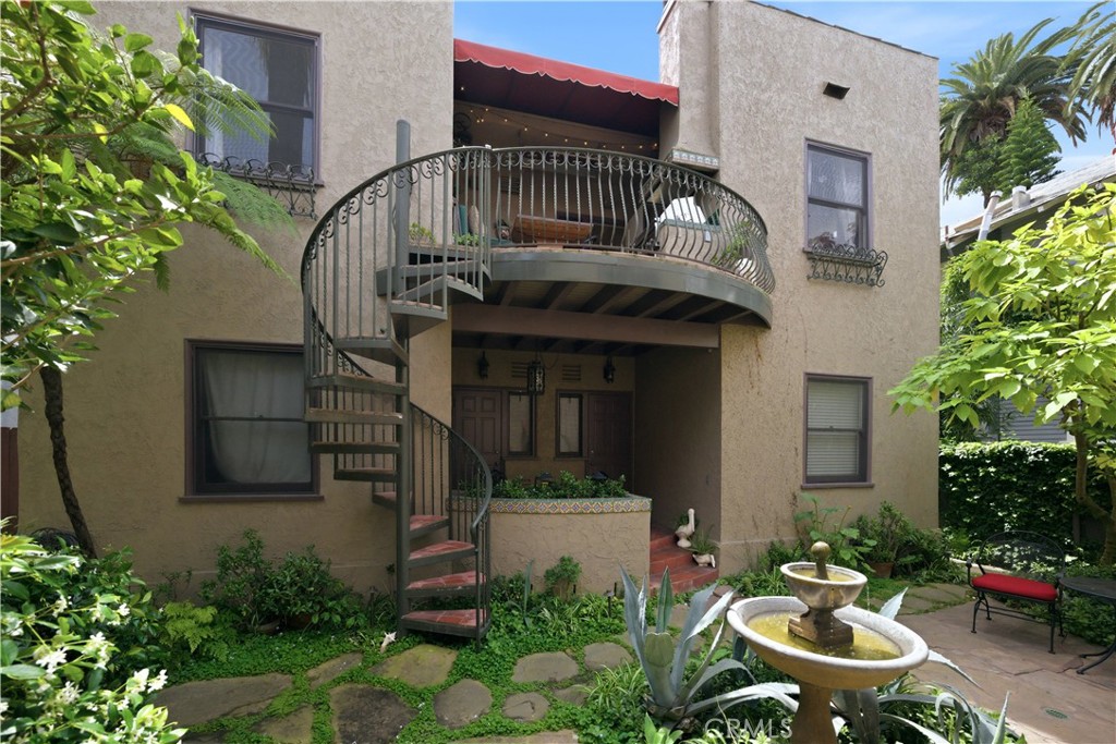 3409 E 2nd