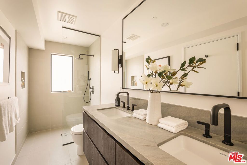 listing image 130721790330601263563