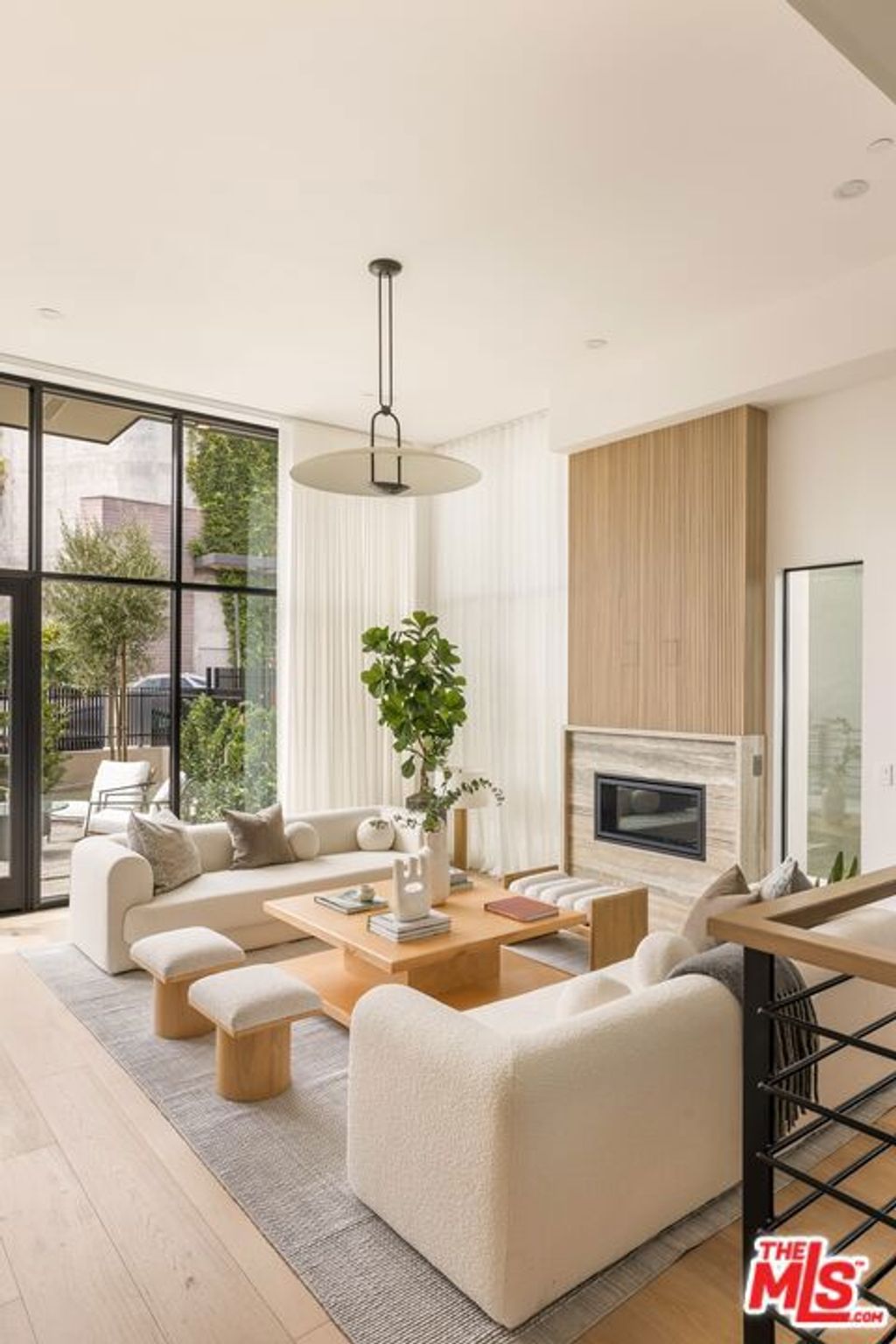 listing image 130724896223126186952