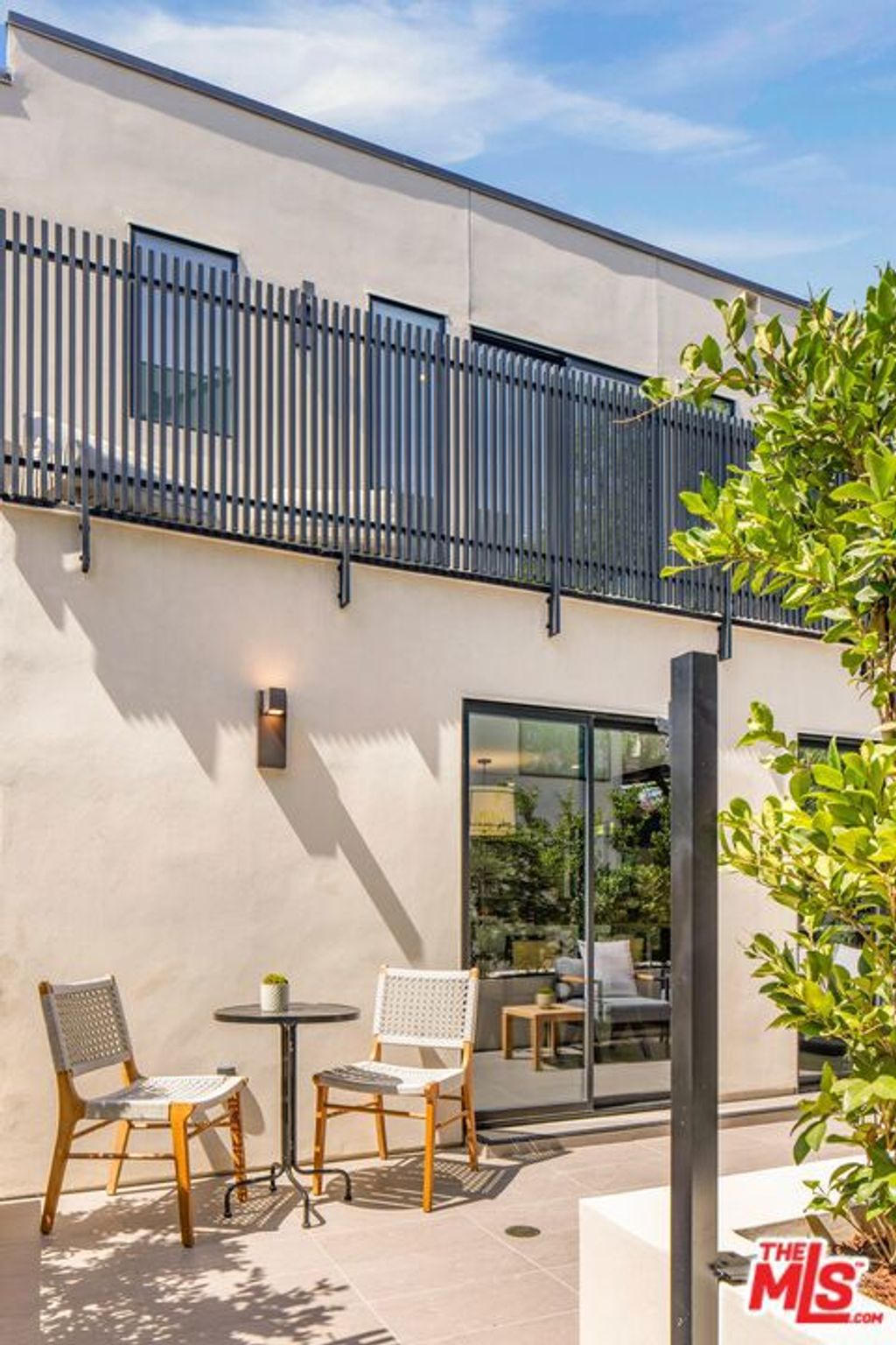 listing image 130728429881789168227