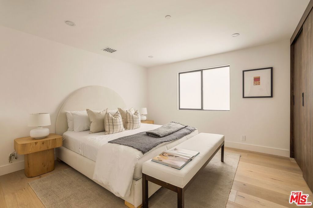 listing image 130726089035921177986