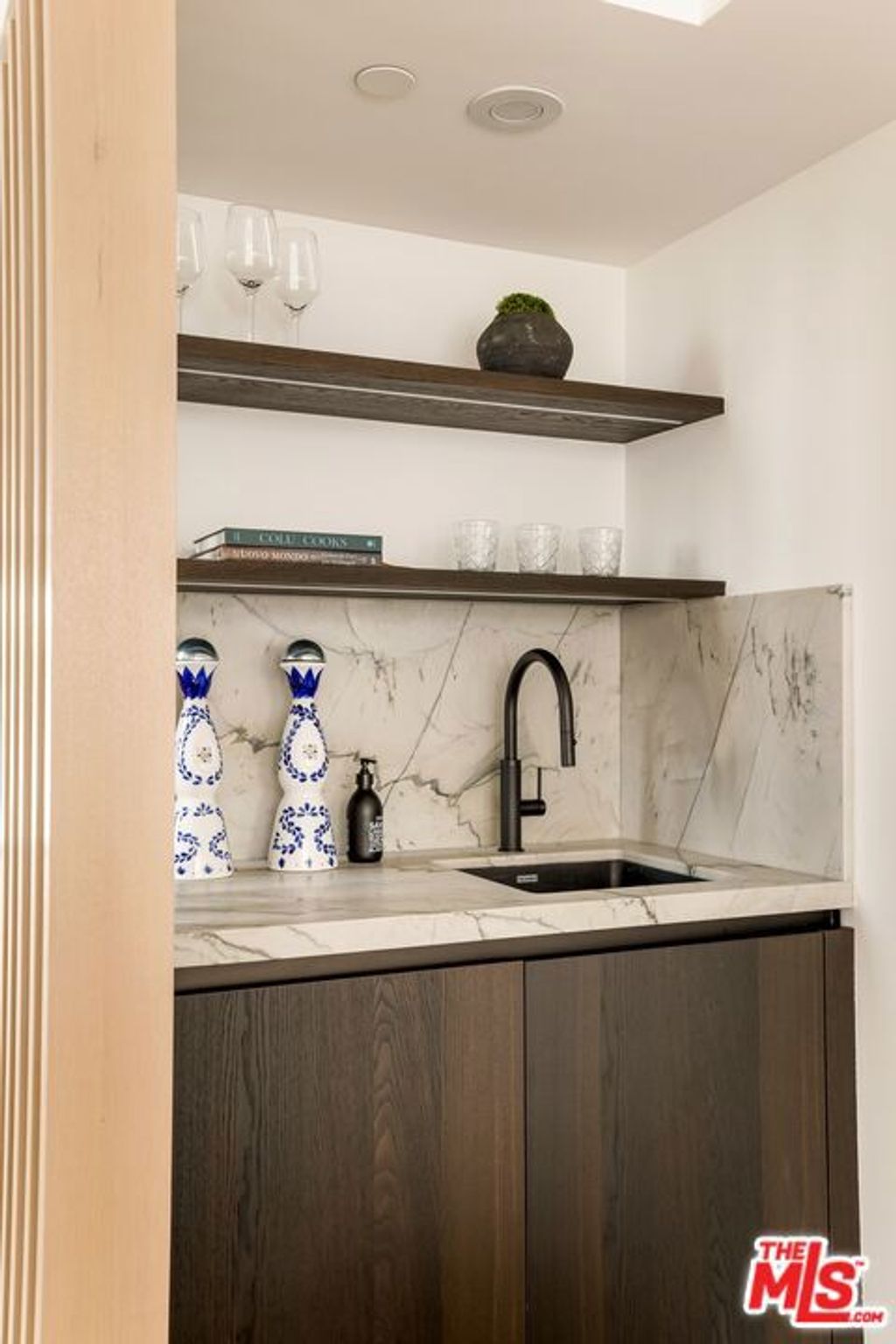 listing image 130728141458249842300