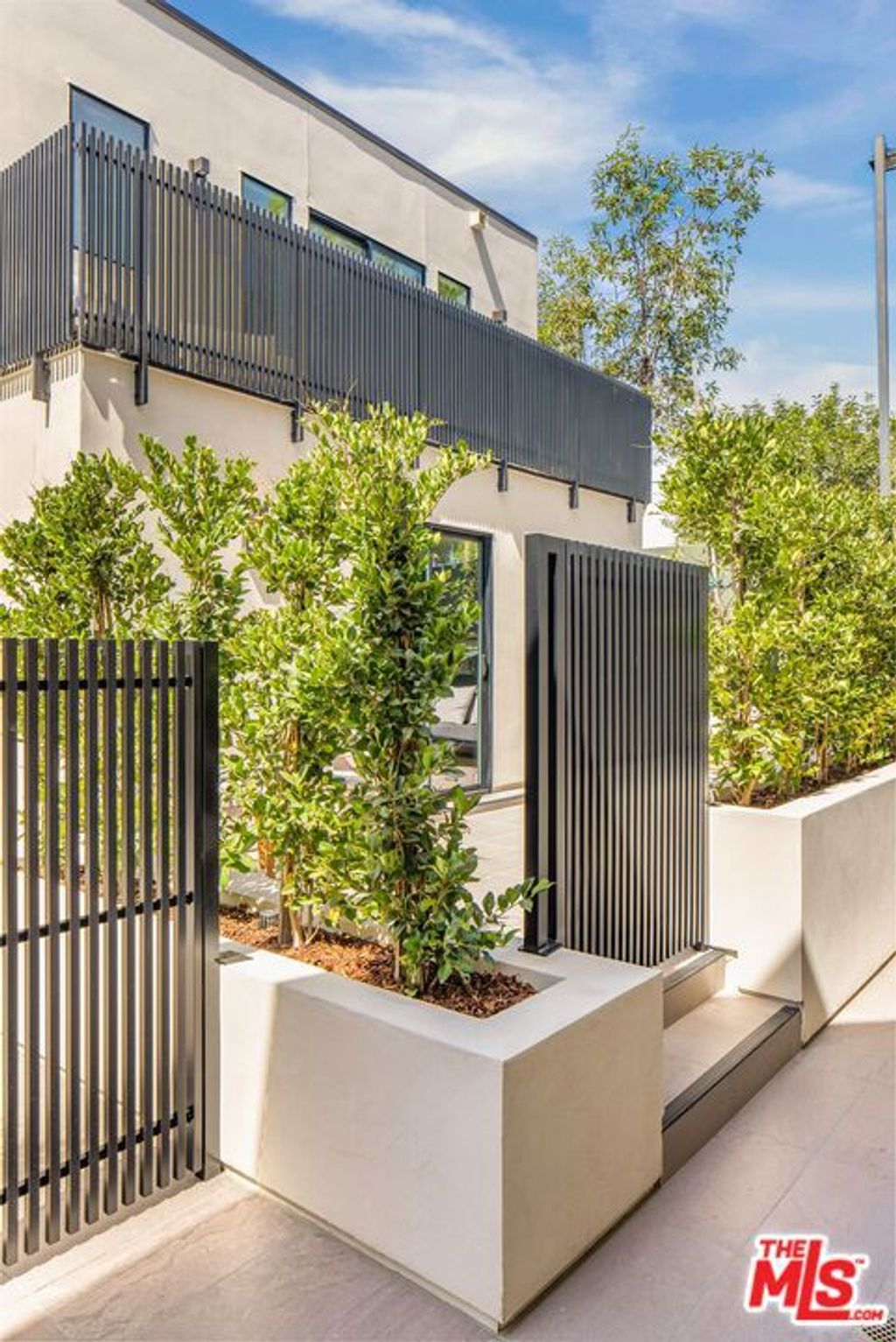 listing image 130720650027111531485