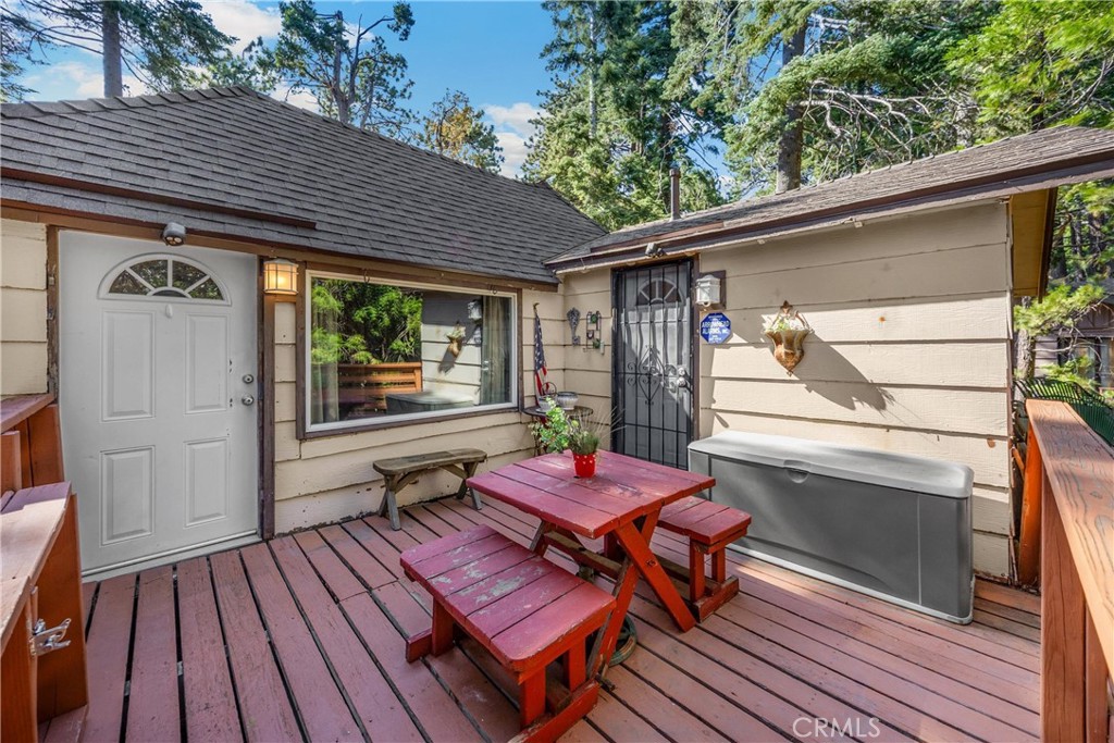 LIGHT FIXER >>>Charming single-story home in Arrowhead Villas on a generous, tree-filled lot. Step into nature’s serenity—breathe fresh mountain air and enjoy the peaceful, forested views from the flat front patio. This Home Features 1 bedrooms , 1 full bath. Bonus Room with forest views that can be used for dining area or 2nd bedroom . Updated kitchen with granite countertops and Stainless steel appliances . Family room with Cozy gas fireplace with natural stone surround for colder winter days . Updated bathroom with tub/ shower combo . Moveable window air conditioner for not so cool summer days .Laminate flooring throughout main living areas .Dual-pane windows . Laundry hookups inside for convenience. Surrounded by mature trees and wildflowers, this light fixer is perfect as a cozy retreat, vacation rental, or full-time residence. Shed that can be used for storage or can be converted to additional living space . Newer water heater . Long driveway for multiple visitors . Minutes away from THE LAKE AND ALL THE VILLAGE . This home is a must see .
This home is located in an eligible RURAL area and qualifies for USDA financing for eligible owner -occupied buyer.