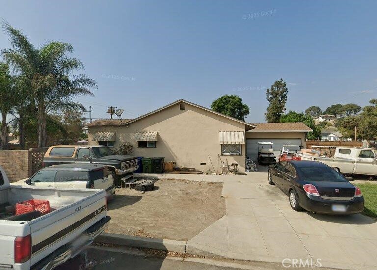 Opportunity in Shadow Hills – 2 Bed, 2 Bath Pool Home on a Spacious Lot
Located in the desirable Shadow Hills neighborhood, this 2-bedroom, 2-bathroom pool home sits on a generous 8,400+ sq. ft. lot, offering plenty of room to expand or reimagine. This home is an opportunity for investors or buyers ready to make it their own.
The home does need TLC. Perfect for those looking to add value with updates or create their dream outdoor space. Don’t miss this chance to unlock the potential of this well-located property in a sought-after area.