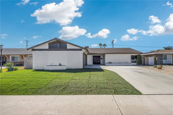 4851 BRIARHILL DR, YORBA LINDA, CA 92886 - Image 4f02fca39e483faa80540c73bc32d072/3248352152