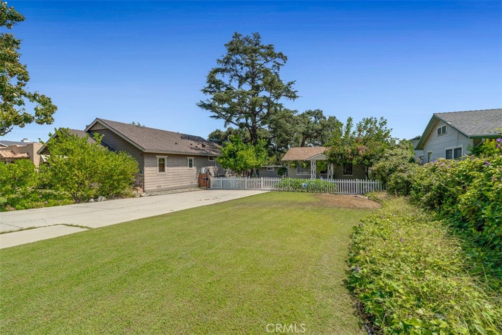 710 E Greystone