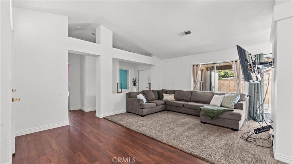 2507 E Avenue J14