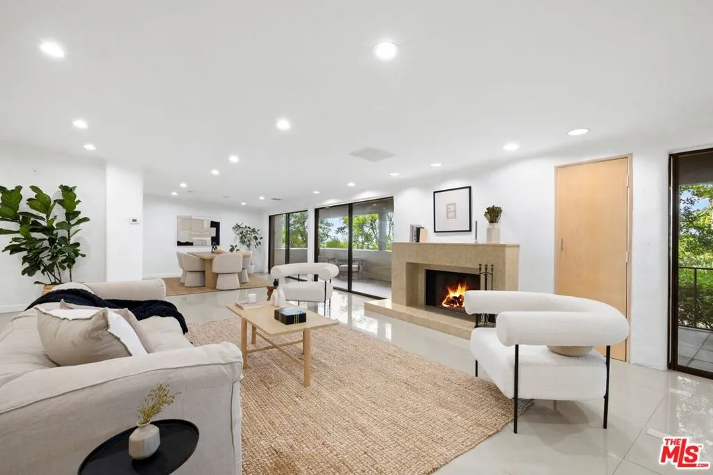 Los Angeles, California 90067, United States, 4 Bedrooms Bedrooms, ,6 BathroomsBathrooms,Residential,Pending,235355