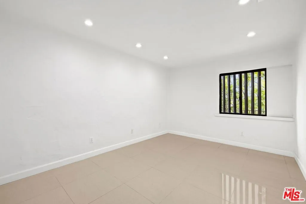 Los Angeles, California 90067, United States, 4 Bedrooms Bedrooms, ,6 BathroomsBathrooms,Residential,Pending,235355