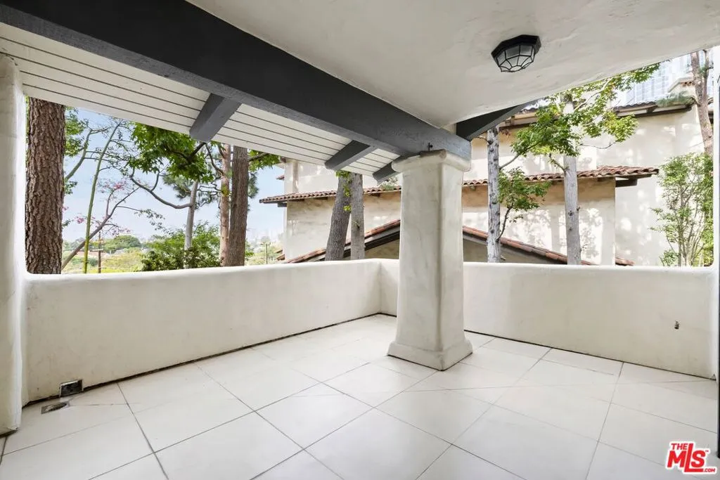 Los Angeles, California 90067, United States, 4 Bedrooms Bedrooms, ,6 BathroomsBathrooms,Residential,Pending,235355