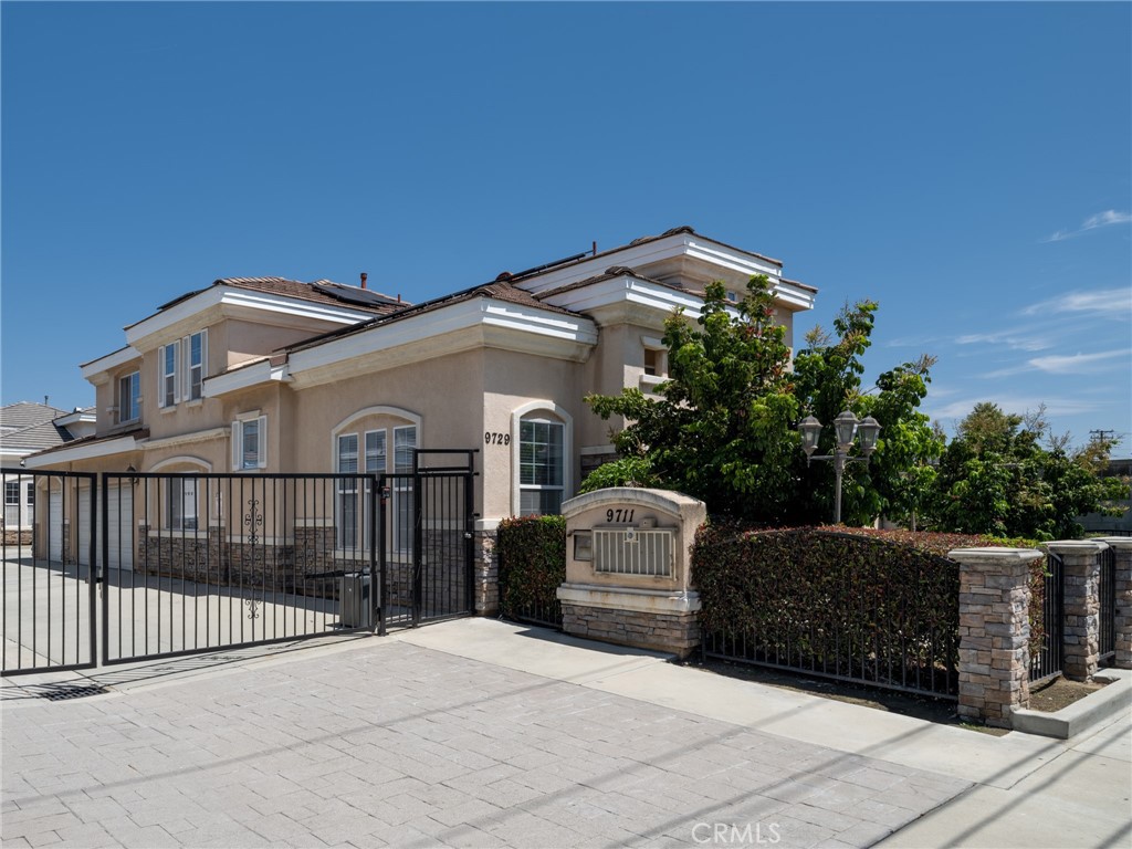 9729 Cortada St