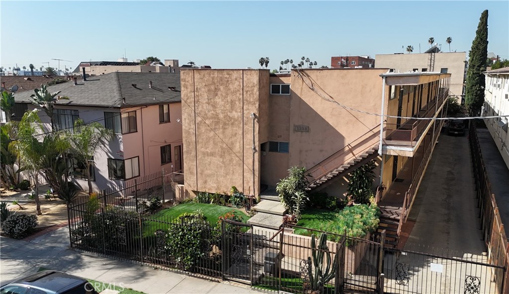 1233 N New Hampshire Avenue