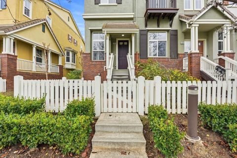 Photo of 48962 Woodgrove Cmn, Fremont, CA 94539 (MLS # ML82043238)