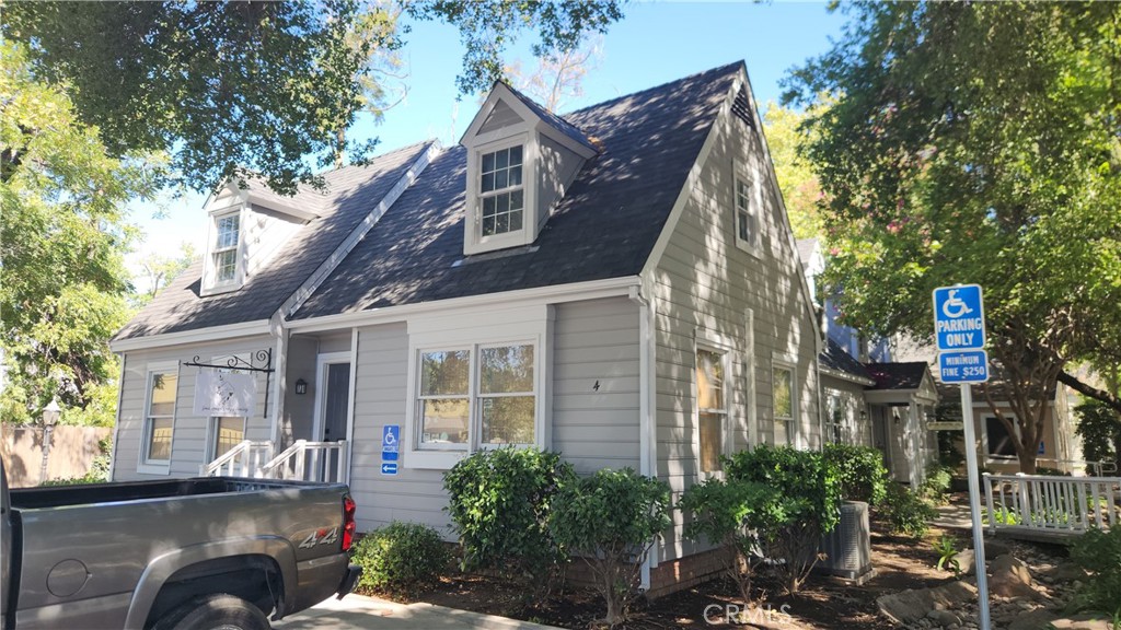 INVESTMENT OPPORTUNITY. Freestanding, fully occupied, multi tenant, professional office building, located in the StoneBridge Business Park.
Centrally located near public transit, and with easy freeway access, this established business park boasts a park-like setting with large shady trees, mature landscaping, and ample parking.
POA covers; property insurance, common area maintenance (including parking lot and landscaping), garbage, water, roofs, and building exterior paint.
