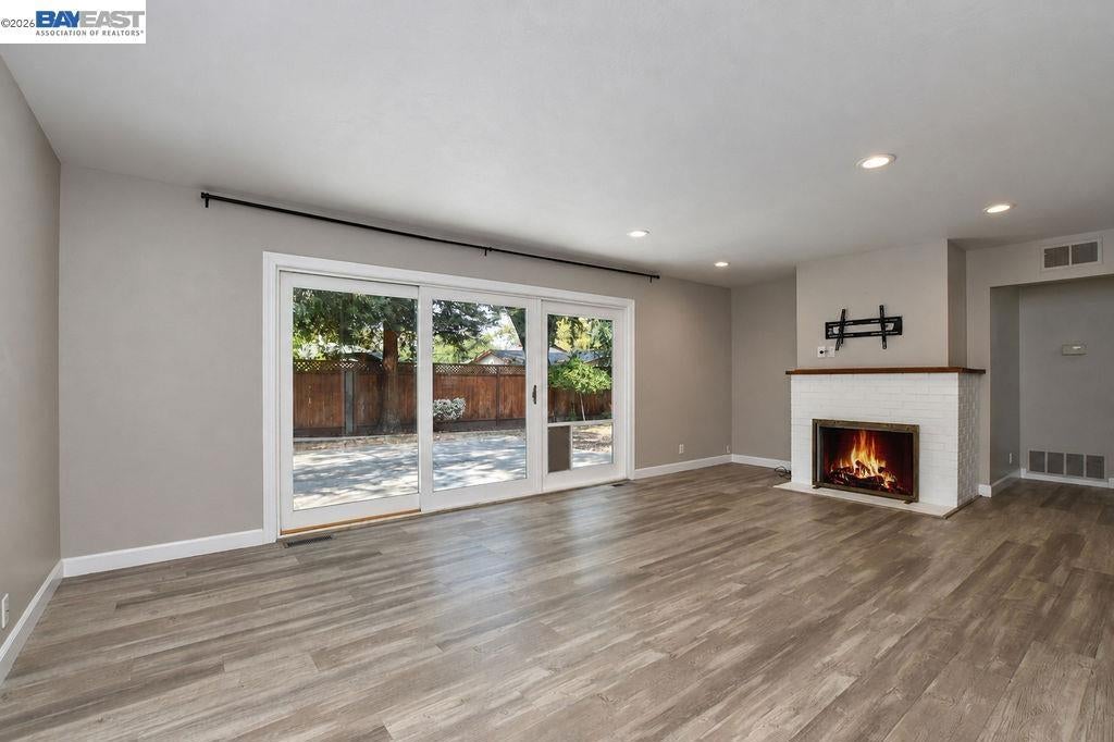 3831 Maplewood Dr