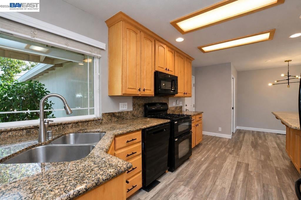 3831 Maplewood Dr