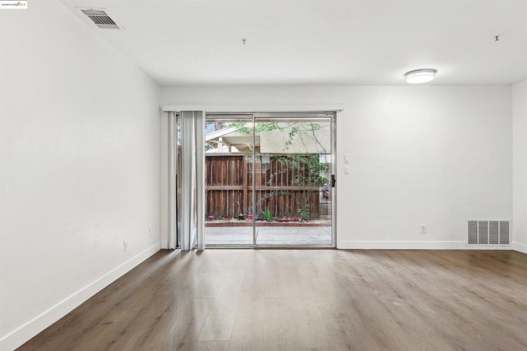 GRANDE VILLAGE - Residential