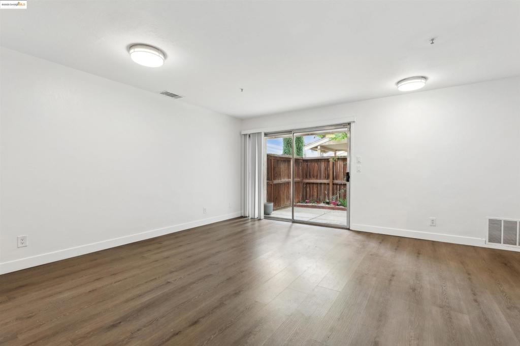 GRANDE VILLAGE - Residential